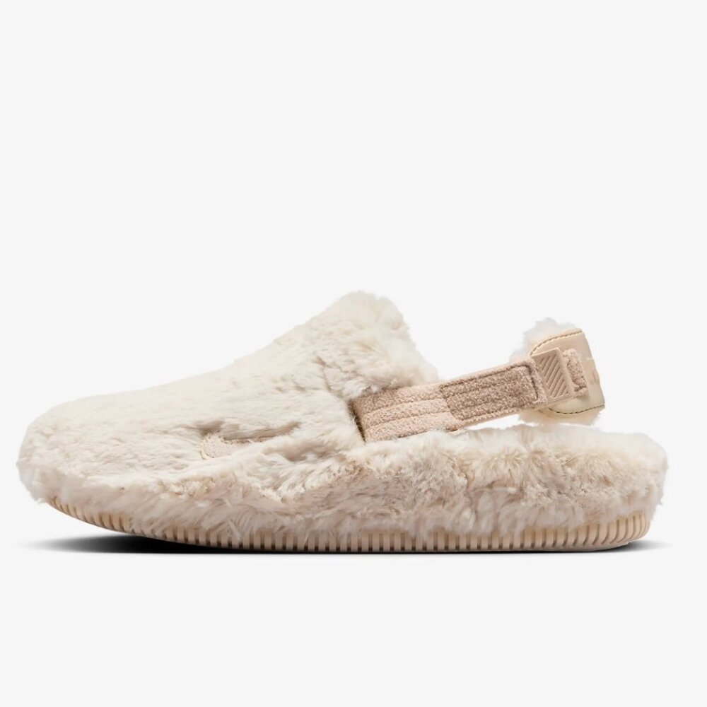 Nike Calm mule fleece sliders in cream (cloggs/slippers)